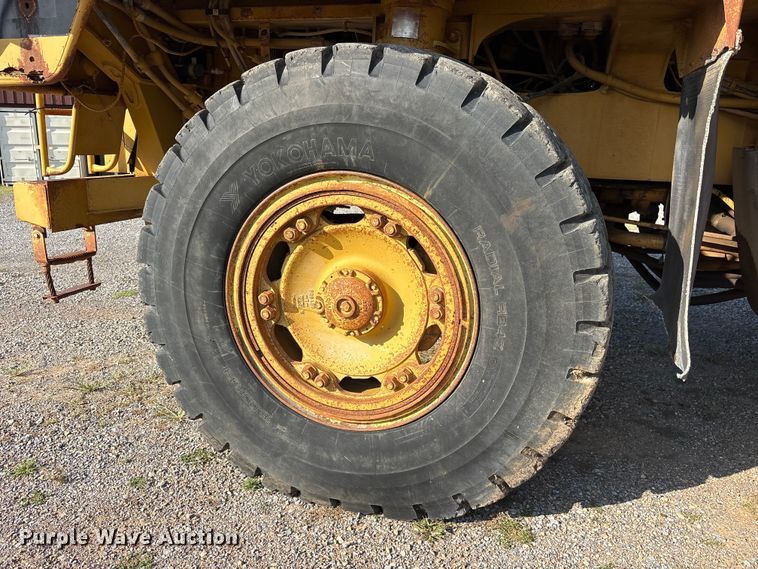 image for item ET0090 1990 Caterpillar 769C articulated haul truck
