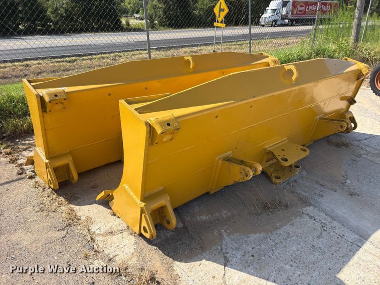 image for item ET0095 (2) dozer blades