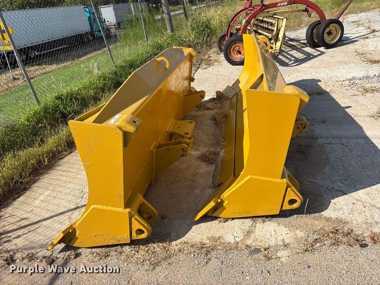 image for item ET0095 (2) dozer blades