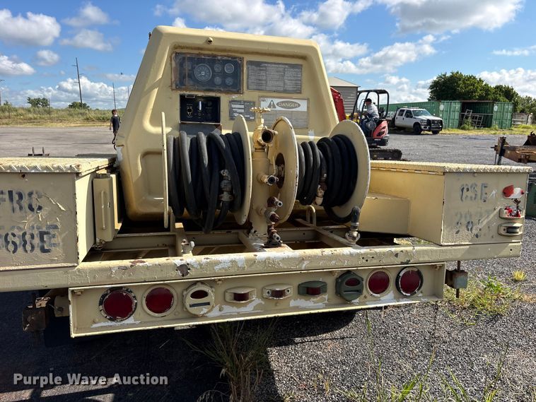 image for item ET0114 1985 Ingersoll Rand P-250-W-D-M-H268 air compressor