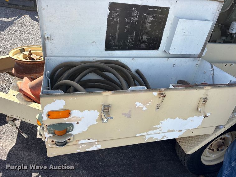 image for item ET0114 1985 Ingersoll Rand P-250-W-D-M-H268 air compressor