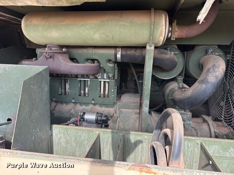 image for item ET0114 1985 Ingersoll Rand P-250-W-D-M-H268 air compressor