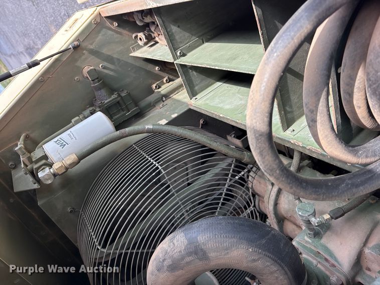 image for item ET0114 1985 Ingersoll Rand P-250-W-D-M-H268 air compressor