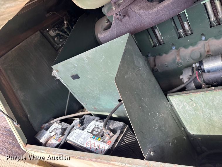 image for item ET0114 1985 Ingersoll Rand P-250-W-D-M-H268 air compressor