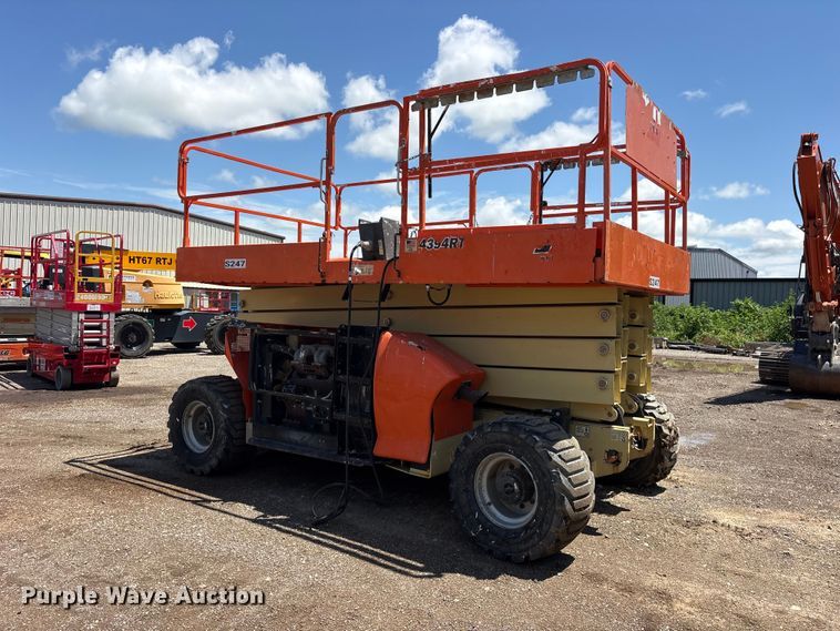 image for item ET0123 2015 JLG 4394RT scissor lift