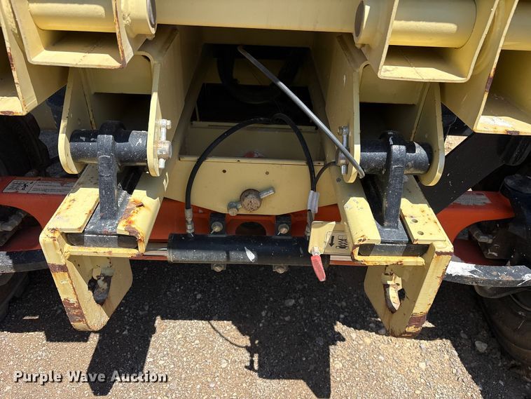 image for item ET0123 2015 JLG 4394RT scissor lift