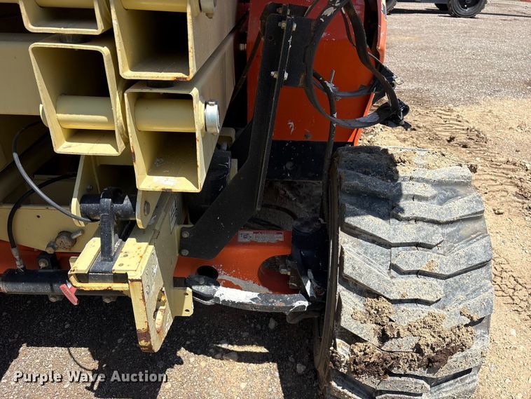 image for item ET0123 2015 JLG 4394RT scissor lift