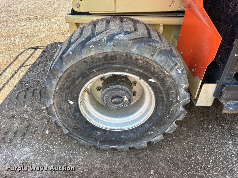 image for item ET0123 2015 JLG 4394RT scissor lift