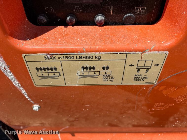 image for item ET0123 2015 JLG 4394RT scissor lift