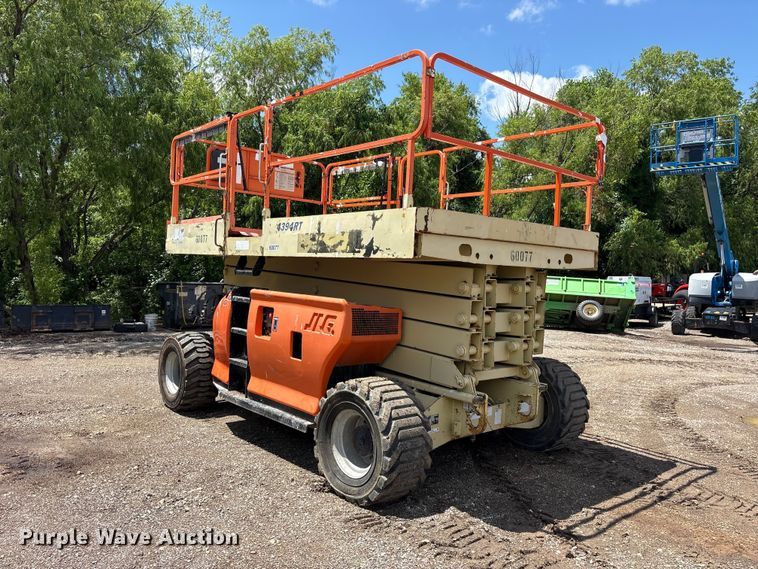 image for item ET0124 2007 JLG 4394RT scissor lift