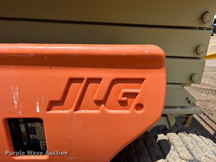 image for item ET0124 2007 JLG 4394RT scissor lift