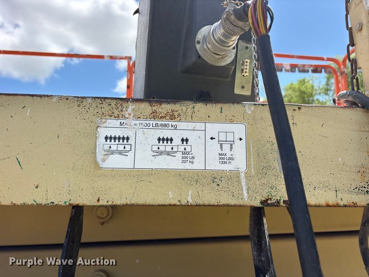 image for item ET0124 2007 JLG 4394RT scissor lift