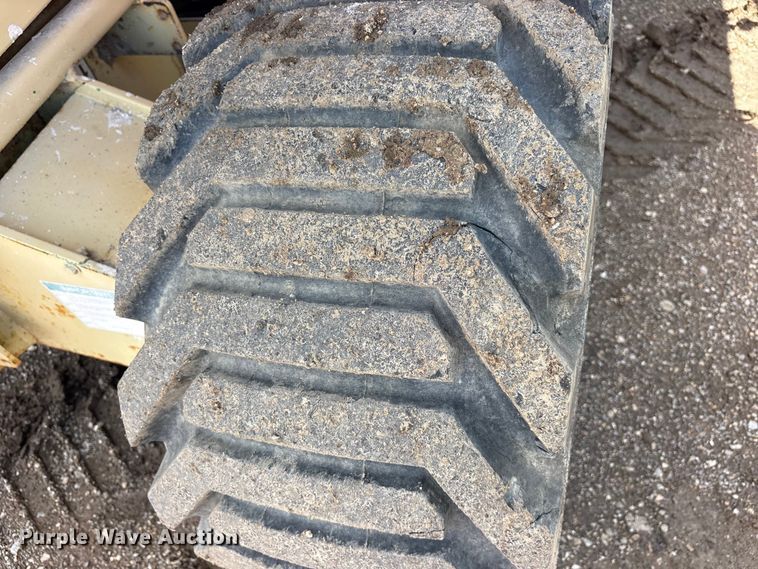 image for item ET0124 2007 JLG 4394RT scissor lift
