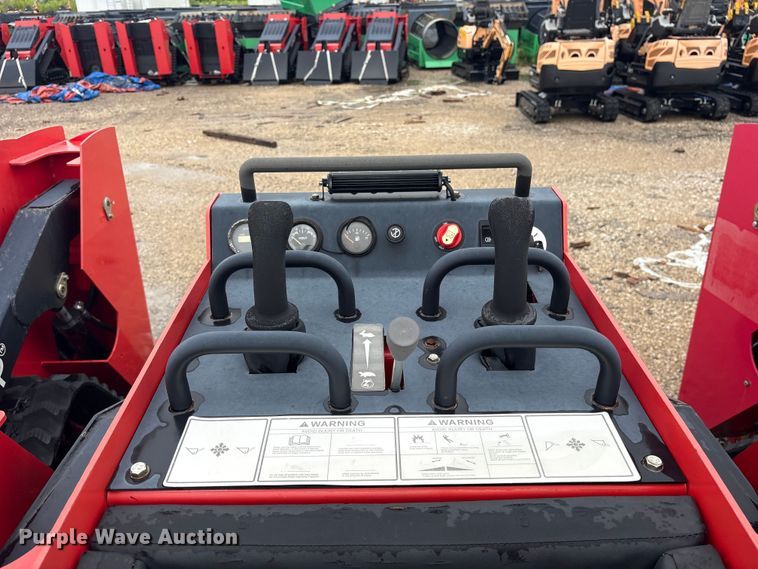 image for item ET0194 2024 Erie SCL850 compact utility loader