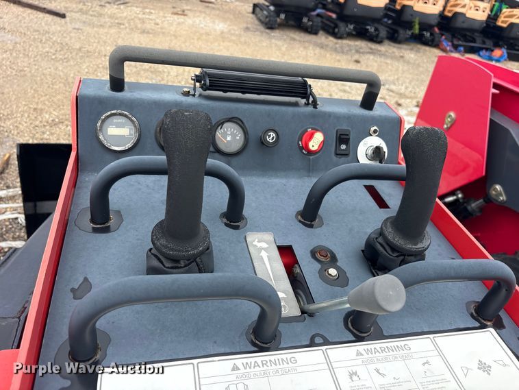 image for item ET0194 2024 Erie SCL850 compact utility loader
