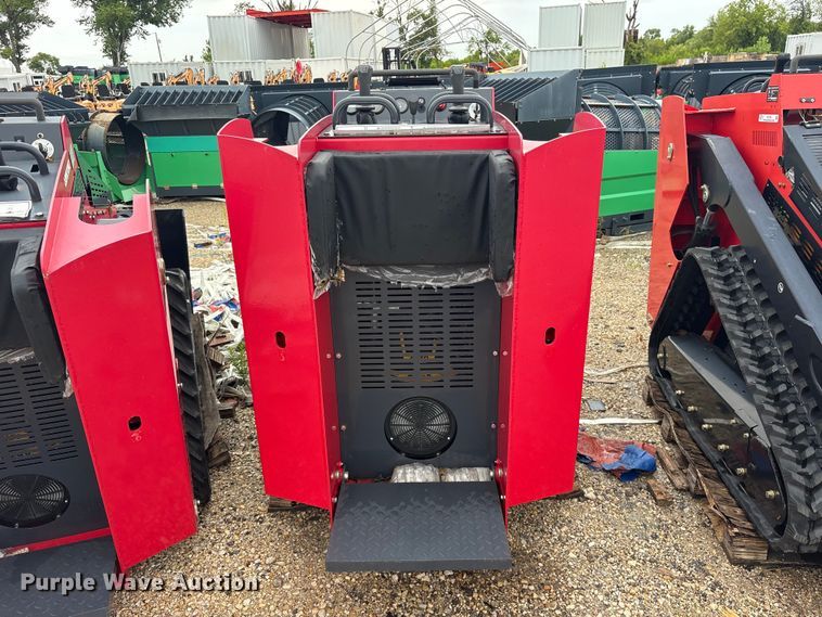 image for item ET0195 2024 Erie SCL850 compact utility loader