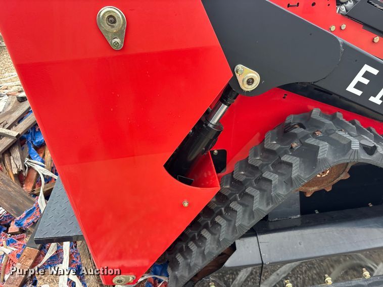 image for item ET0197 Erie SCL850 compact utility loader