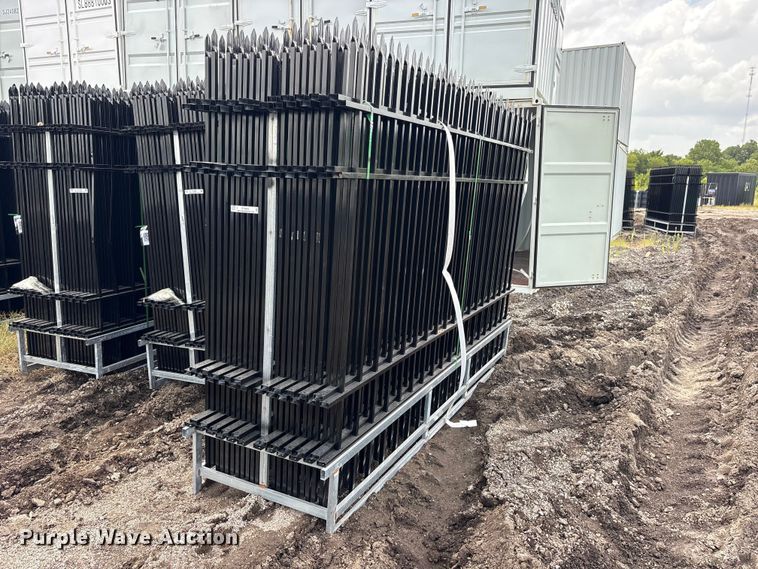 (22) Valley Pioneer F10 fence panels
