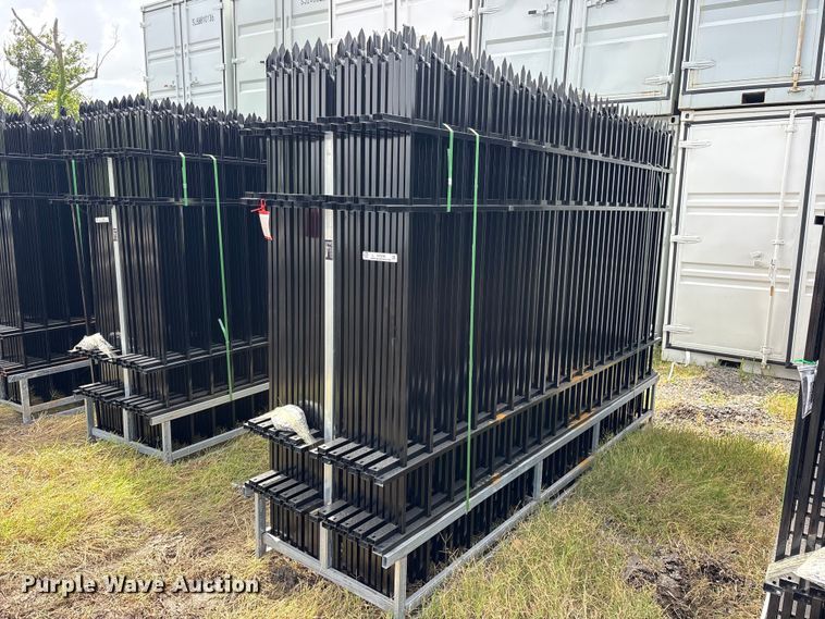 (22) Valley Pioneer F10 fence panels