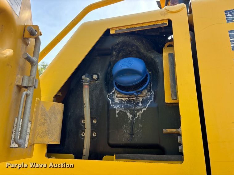 image for item ET0347 2018 Komatsu D65WX-18 dozer