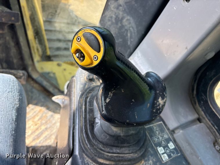 image for item ET0347 2018 Komatsu D65WX-18 dozer