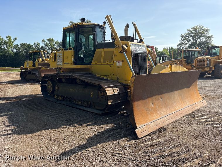 image for item ET0348 2019 Komatsu D65PX-18 dozer