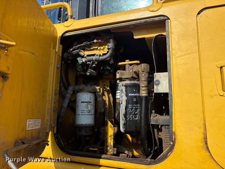 image for item ET0348 2019 Komatsu D65PX-18 dozer