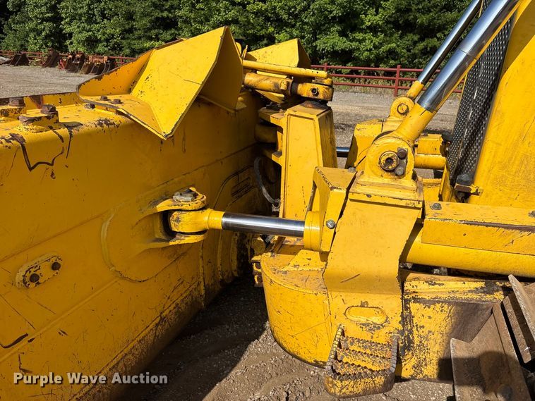 image for item ET0348 2019 Komatsu D65PX-18 dozer