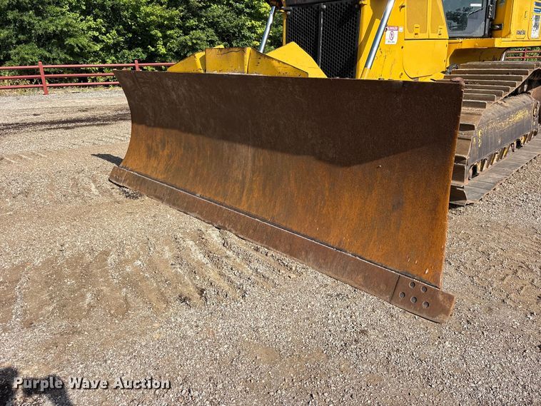 image for item ET0348 2019 Komatsu D65PX-18 dozer