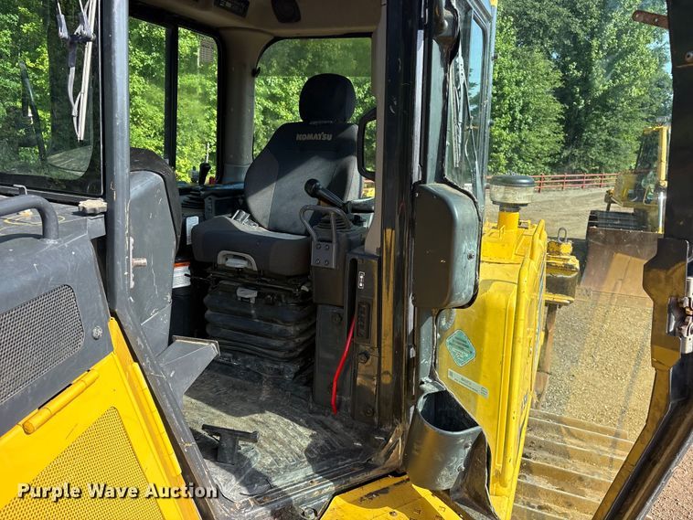 image for item ET0348 2019 Komatsu D65PX-18 dozer