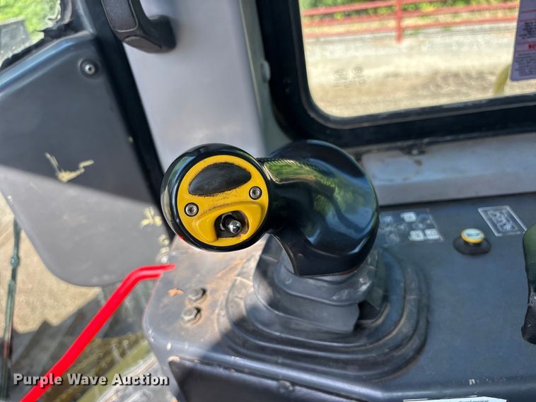 image for item ET0348 2019 Komatsu D65PX-18 dozer
