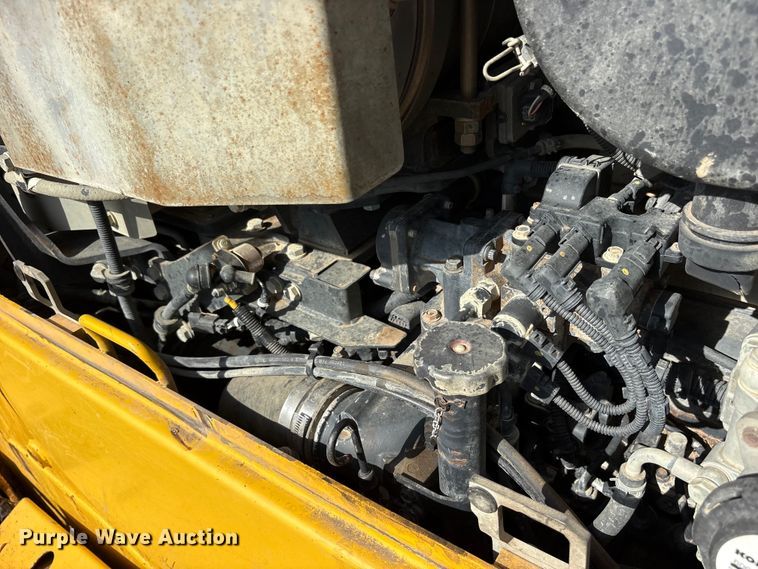 image for item ET0348 2019 Komatsu D65PX-18 dozer