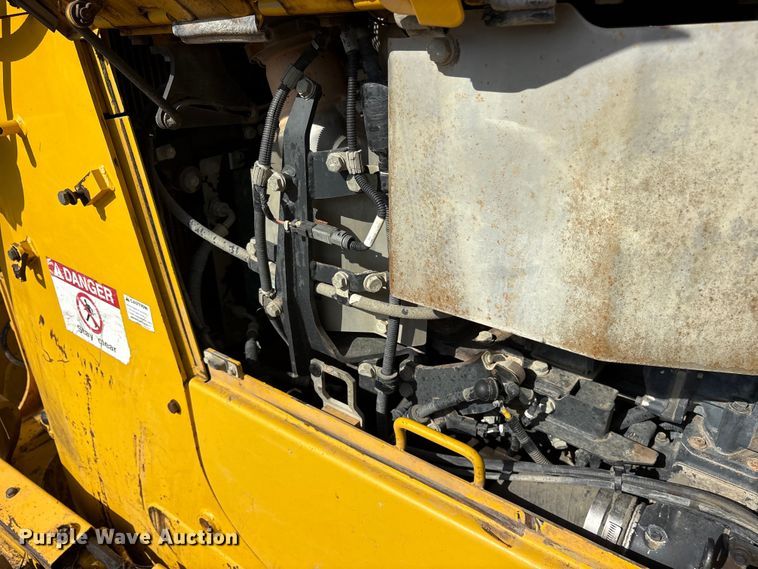 image for item ET0348 2019 Komatsu D65PX-18 dozer