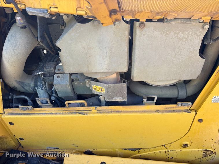 image for item ET0348 2019 Komatsu D65PX-18 dozer