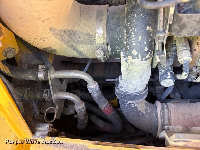 image for item ET0348 2019 Komatsu D65PX-18 dozer