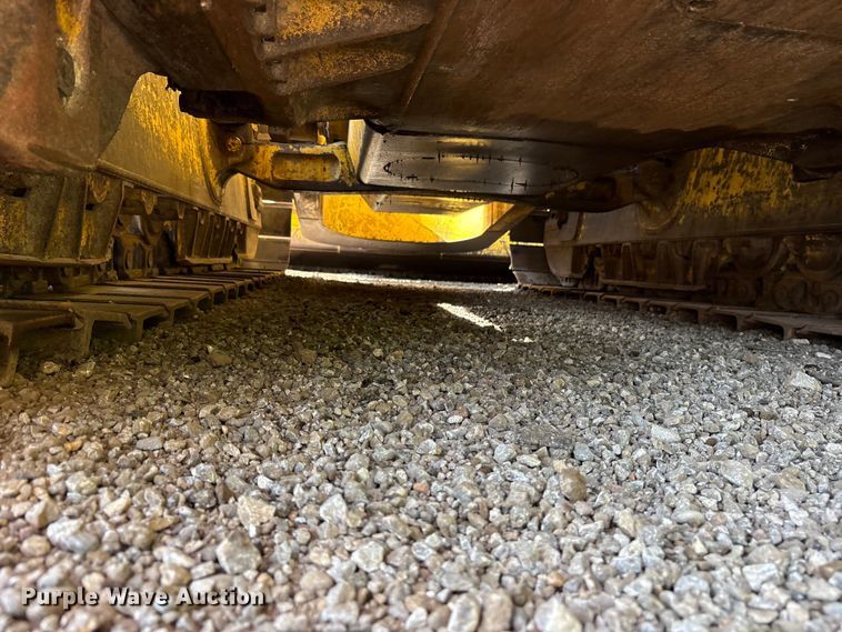 image for item ET0348 2019 Komatsu D65PX-18 dozer