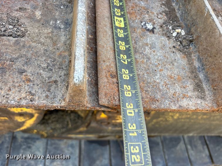 image for item ET0348 2019 Komatsu D65PX-18 dozer