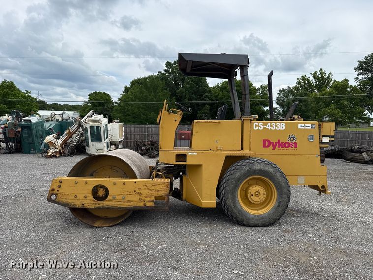 image for item ET6255 1994 Caterpillar CS-433B single drum vibratory roller