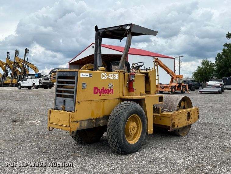 image for item ET6255 1994 Caterpillar CS-433B single drum vibratory roller