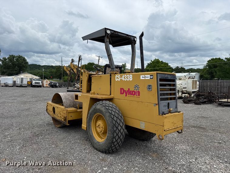 image for item ET6255 1994 Caterpillar CS-433B single drum vibratory roller
