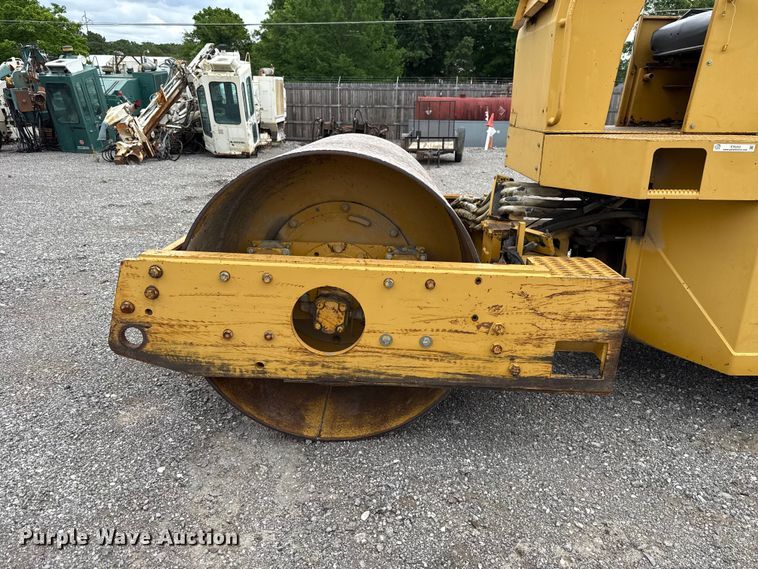 image for item ET6255 1994 Caterpillar CS-433B single drum vibratory roller