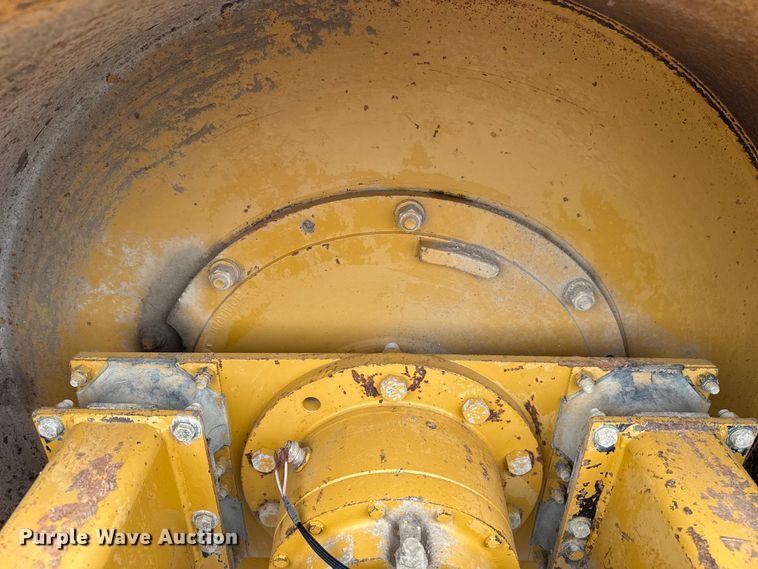 image for item ET6255 1994 Caterpillar CS-433B single drum vibratory roller