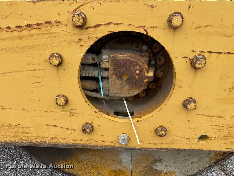 image for item ET6255 1994 Caterpillar CS-433B single drum vibratory roller