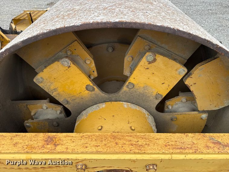 image for item ET6255 1994 Caterpillar CS-433B single drum vibratory roller