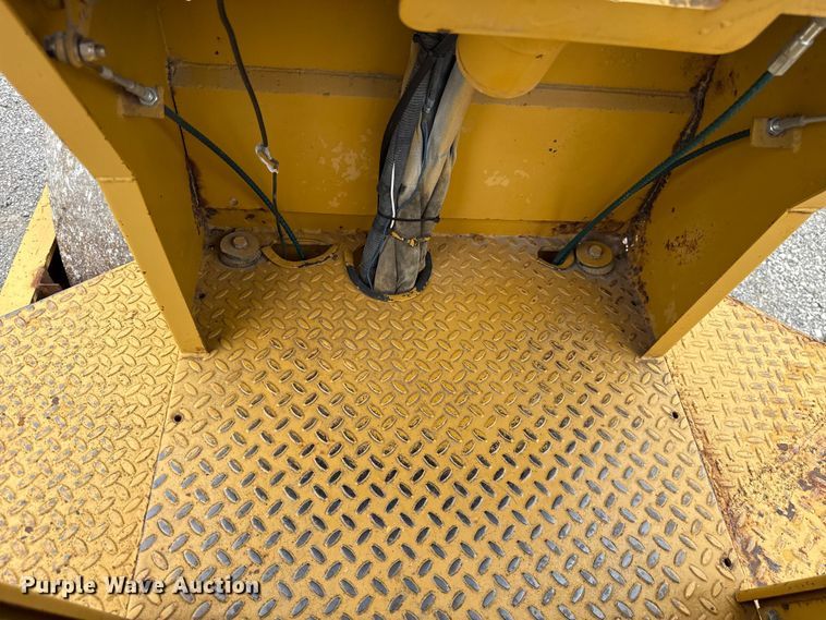 image for item ET6255 1994 Caterpillar CS-433B single drum vibratory roller
