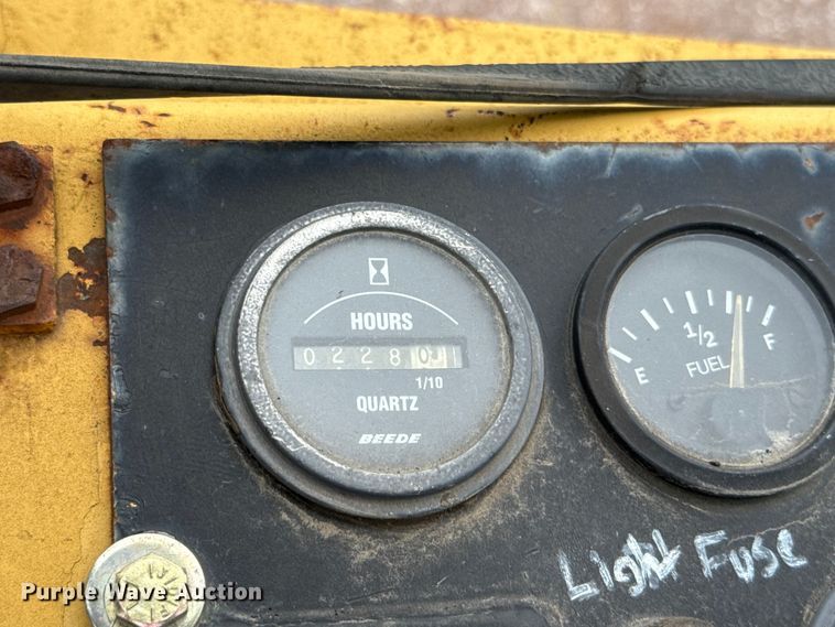 image for item ET6255 1994 Caterpillar CS-433B single drum vibratory roller