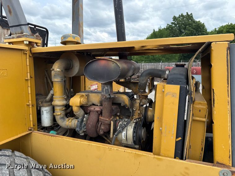 image for item ET6255 1994 Caterpillar CS-433B single drum vibratory roller
