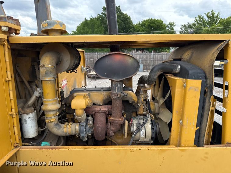 image for item ET6255 1994 Caterpillar CS-433B single drum vibratory roller