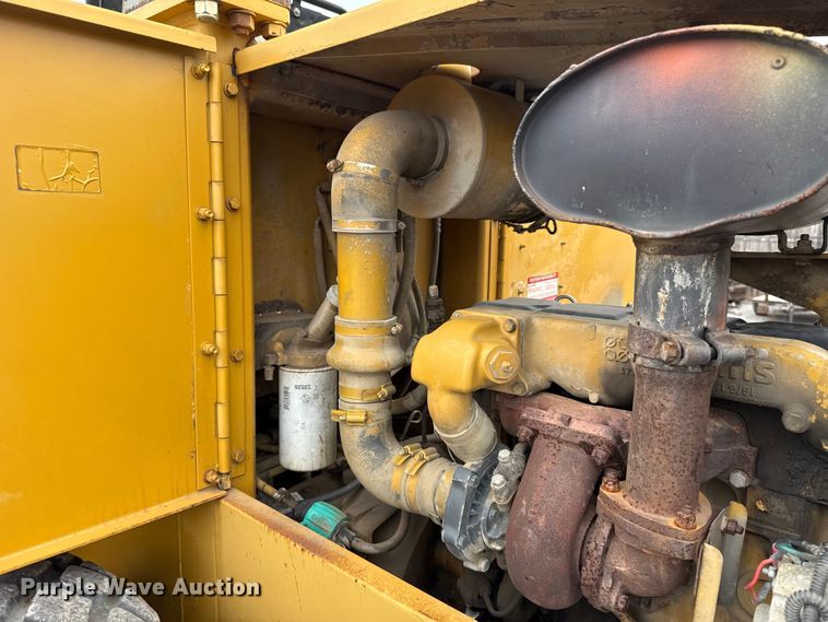 image for item ET6255 1994 Caterpillar CS-433B single drum vibratory roller