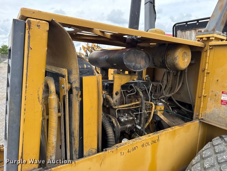 image for item ET6255 1994 Caterpillar CS-433B single drum vibratory roller